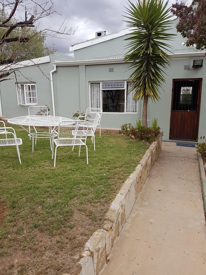 Oasis Shanti Backpackers Oudtshoorn Εξωτερικό φωτογραφία
