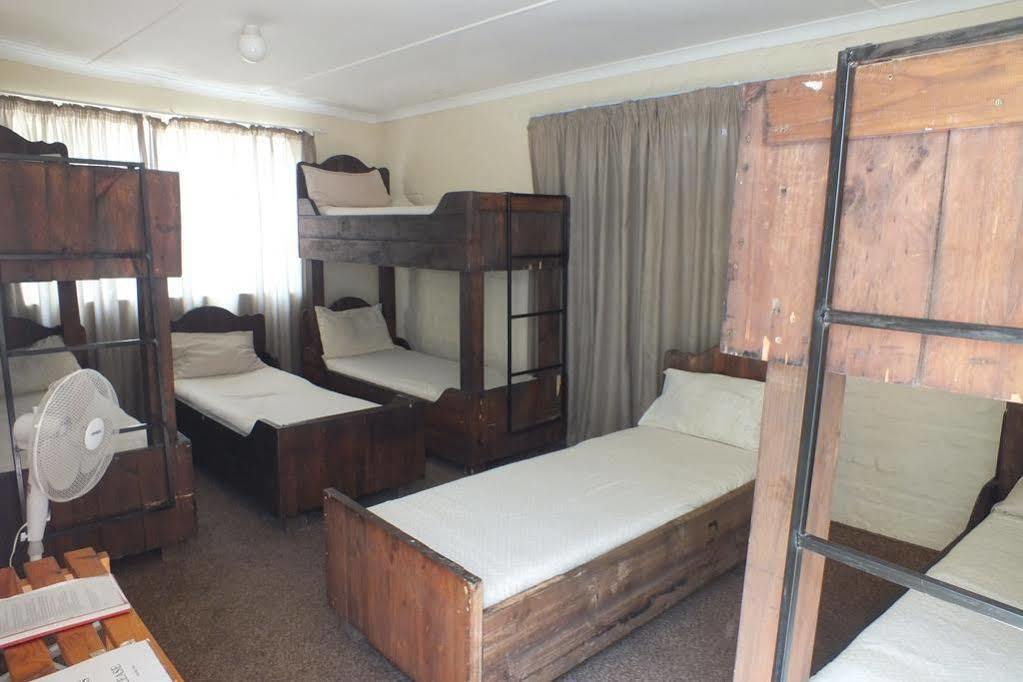 Oasis Shanti Backpackers Oudtshoorn Εξωτερικό φωτογραφία