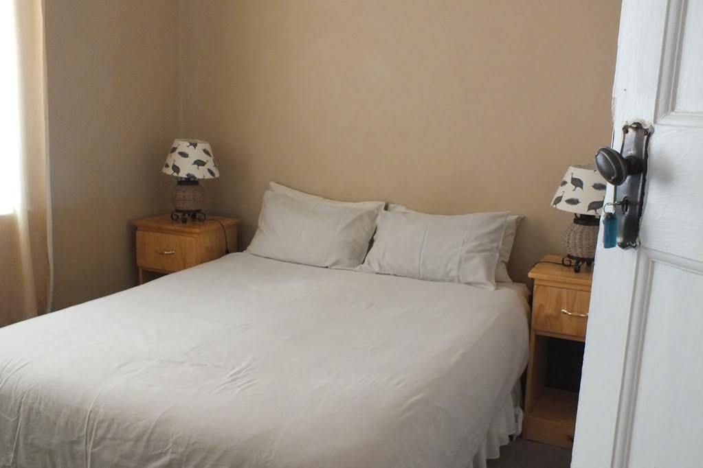 Oasis Shanti Backpackers Oudtshoorn Εξωτερικό φωτογραφία