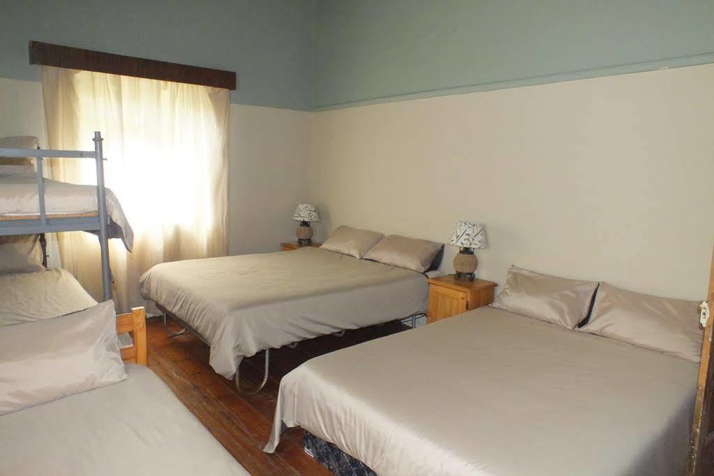 Oasis Shanti Backpackers Oudtshoorn Εξωτερικό φωτογραφία
